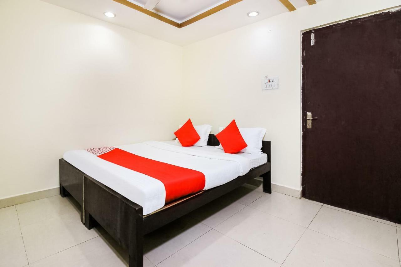 Oyo 45320 Hotel Mars Αγκαρτάλα Εξωτερικό φωτογραφία